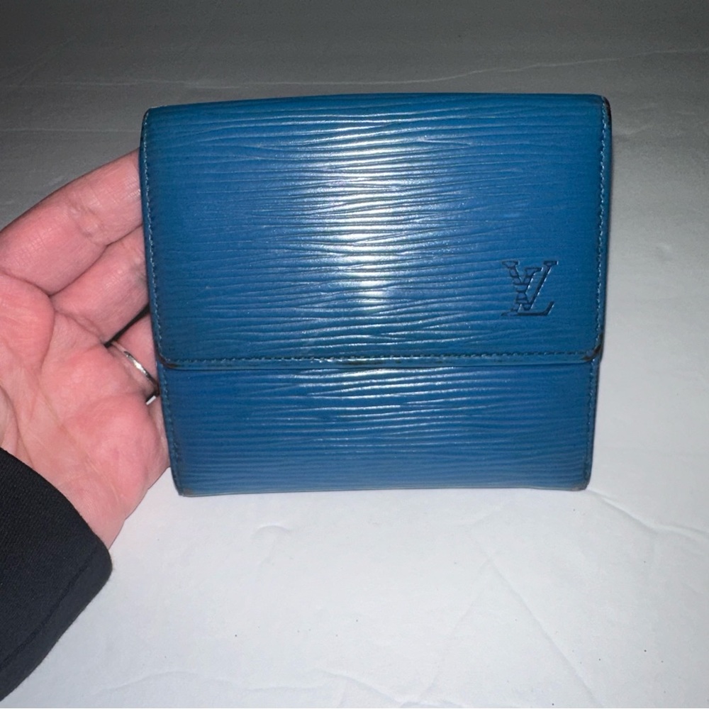 Louis Vuitton Vintage Elise Blue Epi Leather Trifold Snap Wallet DateCode SP0973
